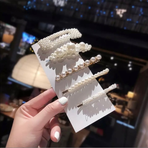 Urban Outfitters Jewelry - NEW!! 💛🤍 Gold Pearl Hair Pins / Bobby Pins